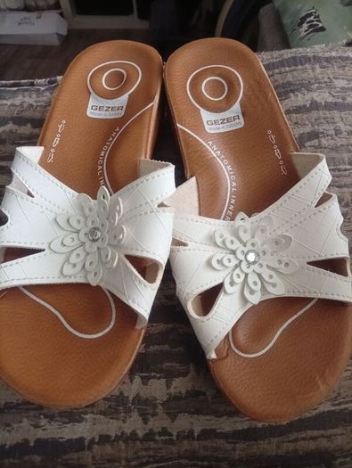 ladies sandals pairs  please see photos