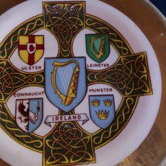Vintage Ashtray - Arklow Pottery - Historic Families.
