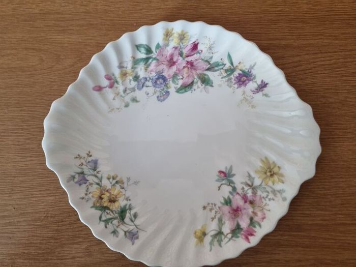 Royal Doulton "ARCADIA" Fine Bone China cake plate