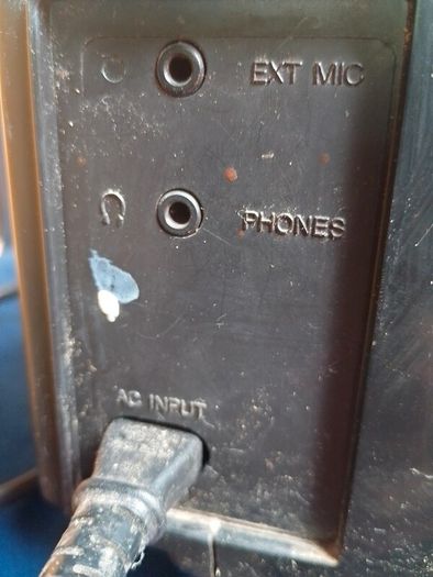 1988 sharp WQ-268 cassette radio player