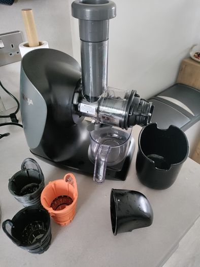 Ninja Cold Press Juicer JC100UK