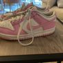 pink nike shoes Image 3