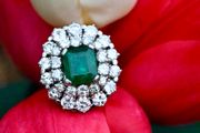 Vintage 1960s Emerald &amp; Diamond Cluster Ring - 18ct