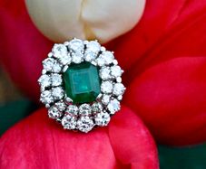 Vintage 1960s Emerald & Diamond Cluster Ring - 18ct