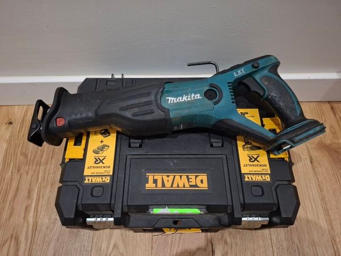 Makita reciprocating saw