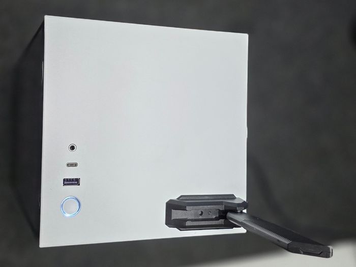 Pitbull Mini Ryzen 5 RTX 2070 Super Gaming PC