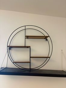 Circle shelf unit