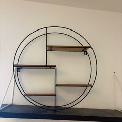 Circle shelf unit