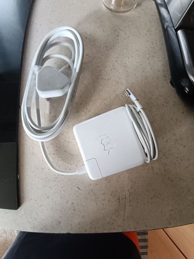 MagSafe 2 MacBook pro air etc ..... 85watts Apple Macbook Charger 85W MagSafe 2