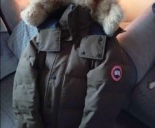 canada goose Wyndham parka