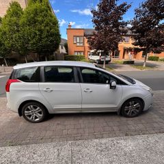2011 Peugeot 5008