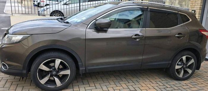Nissan qashqai 1.5L  Diesel,  Brown