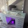 Hollywood vanity table Image 2