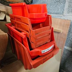 Storage lid bins