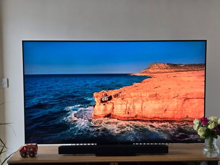 Samsung 65 Inch Neo QLED 4K TV (QN70F) - Like New Condition - 4+ Years Samsung Warranty