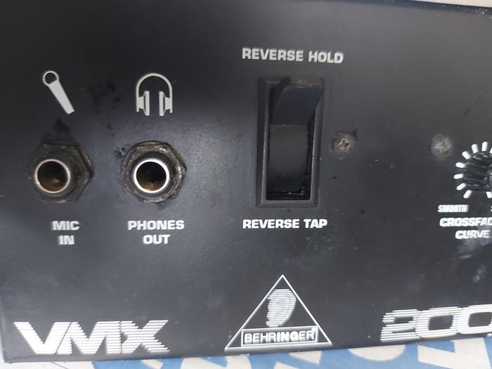 BEHRINGER PRO MIXER Model VMX 200, working great and in excellent condition