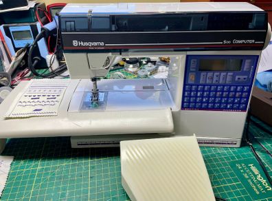 Quality Swedish made Huskvarna Viking 500 Sewing Machine - Just serviced - Like new! Sews alphabet and numbers & embroidery stitches!