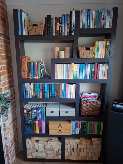 Solid wood bookshelf