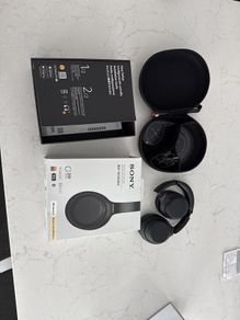 Sony WH1000XM4 noise cancelling Headphones