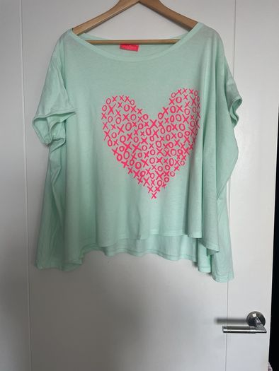 Monday Afternnons Cotton Tee  Shirt size L