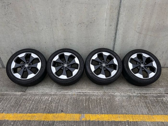 Genuine Volkswagen Indianapolis 19" Alloy Wheels - Like New, Good Year