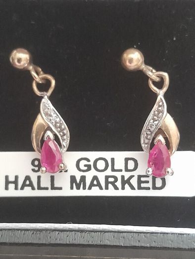 ladies 9ct gold earrings