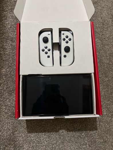 Nintendo Switch OLED + Case, Pro controller, case and game