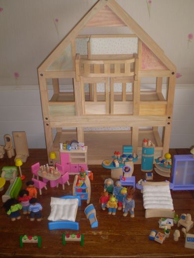 Doll's 3 storey Terrace House and accessories