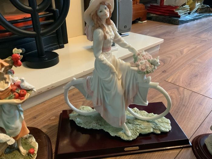 Clock, figures, Display Cabinet