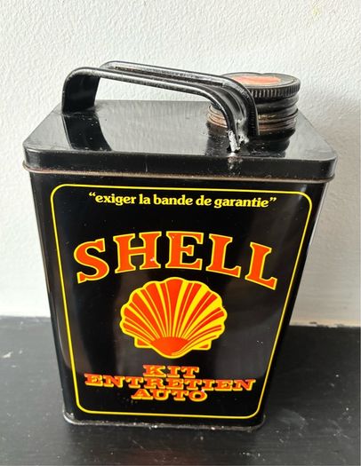 Vintage Shell Car Care Kit Tin