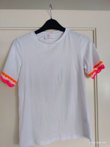 white t shirt