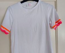white t shirt