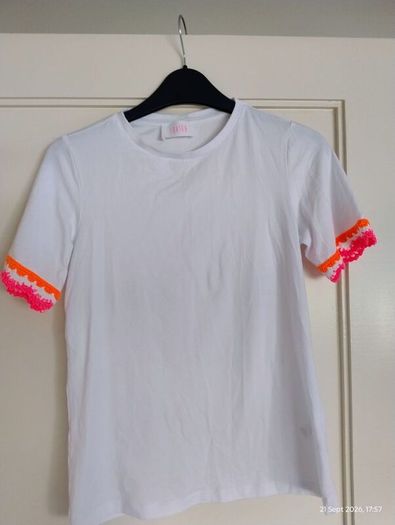 white t shirt