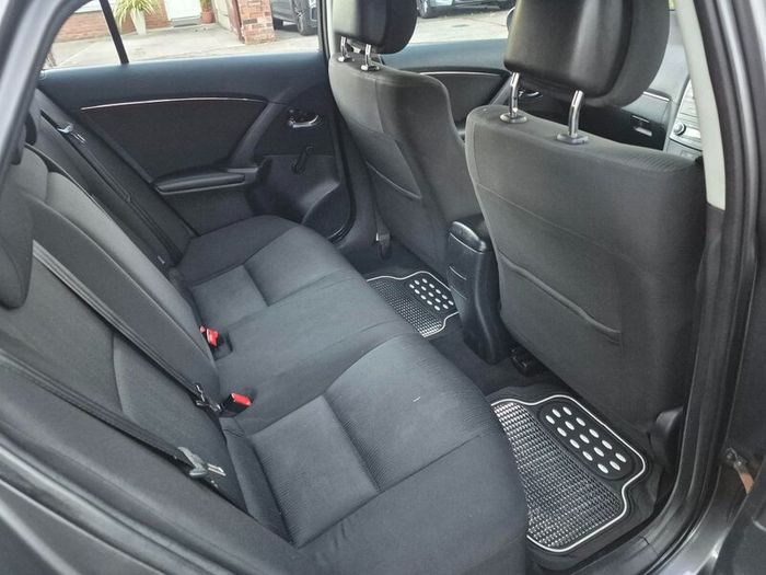 Toyota Avensis 2011