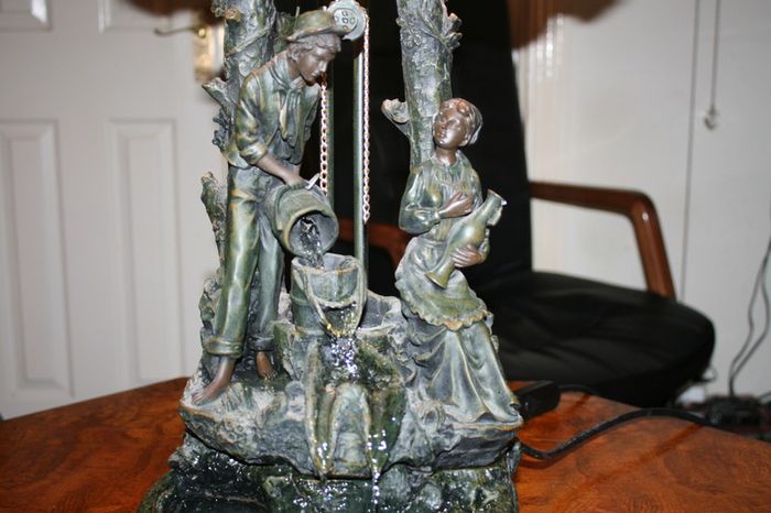Vintage Fountain Table Lamp
