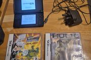 Nintendo DS Lite + Charger + Games
