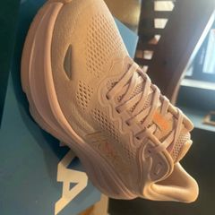 Brand new hoka bondis