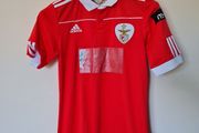 2010 adidas benfica jersey Size small ptp 18" in good condition