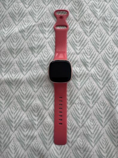 Fitbit versa 4