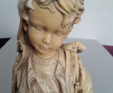 Figurine