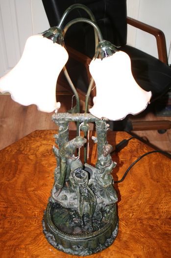 Vintage Fountain Table Lamp
