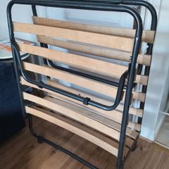 Folding guest bed