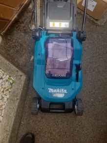 electric lawnmower