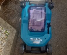 electric lawnmower