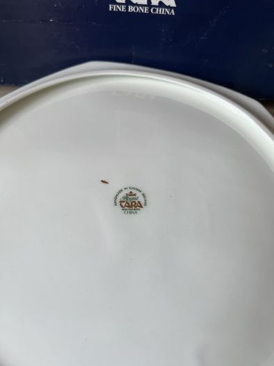 Royal Tara 2?Hexagonel Cake plates as New