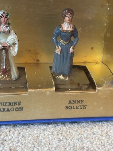 Vintage Cavendish Miniatures Boxed Figure Set feat. Henry VIII and his six wives