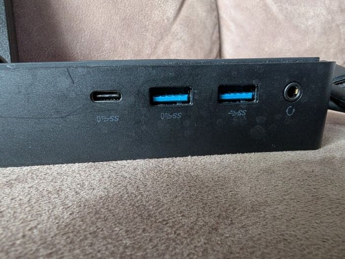 DELL D6000 with 130W charger