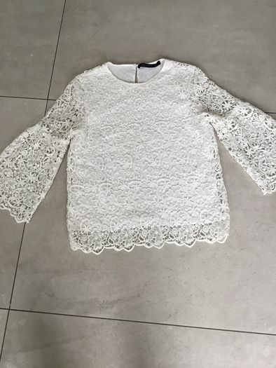 ladies Zara white lace top. Size XS/ 6-8