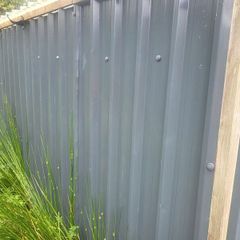 Galvanised sheeting box style