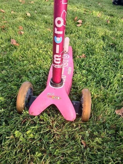 pink micro scooter